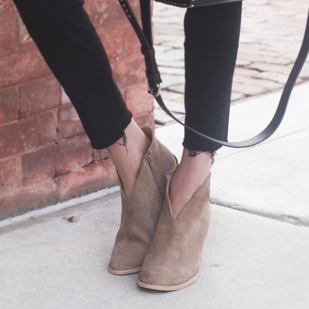 Jeffrey Campbell Kamet 2 Booties in Black Suede